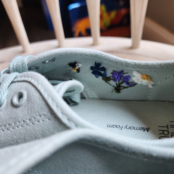 Hand Embroidered Time & Tru Green Canvas Sneakers - 8 - Picture 3 of 6